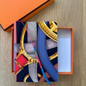 Hemes Silk covered writing pad